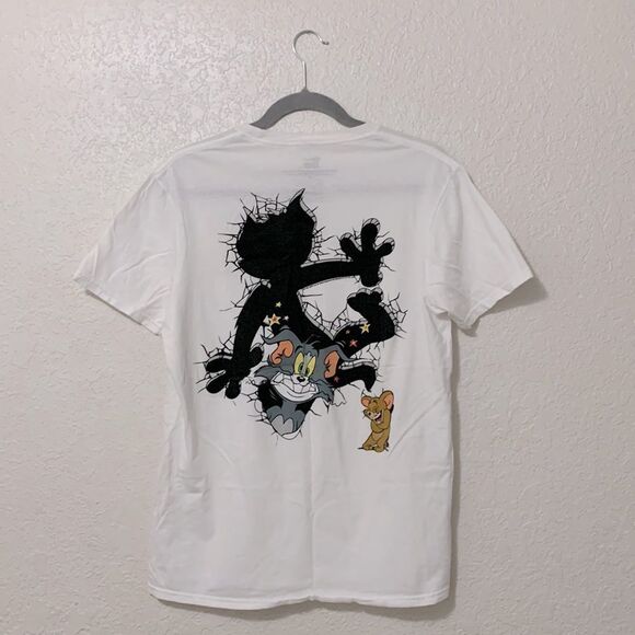 Tom and Jerry white graphic tee. Size Medium - Picture 2 of 16